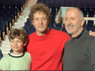 Si vives en Cantabria o cerca solo tienes hoy y mañana domingo para que tus hijos disfruten de una experiencia teatral inolvidable para ellos, Willy Wonka se despide
