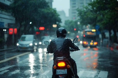 Ocho de cada diez accidentes de moto debidos al mal tiempo los causa la lluvia